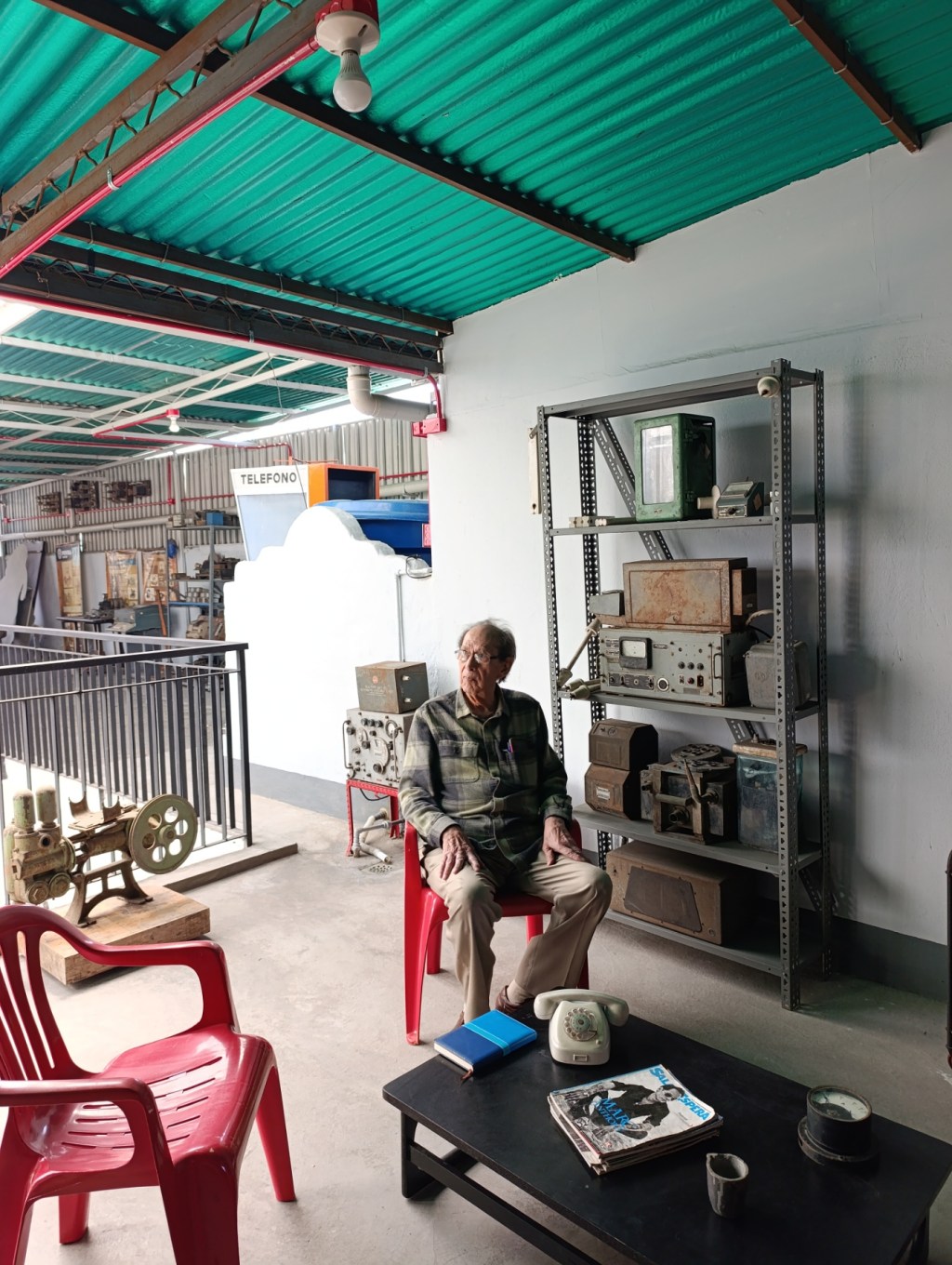 Visita del Dr. Carlos Alarico Gómez y del editor Ricardo Carballido a la Colección&nbsp;APA